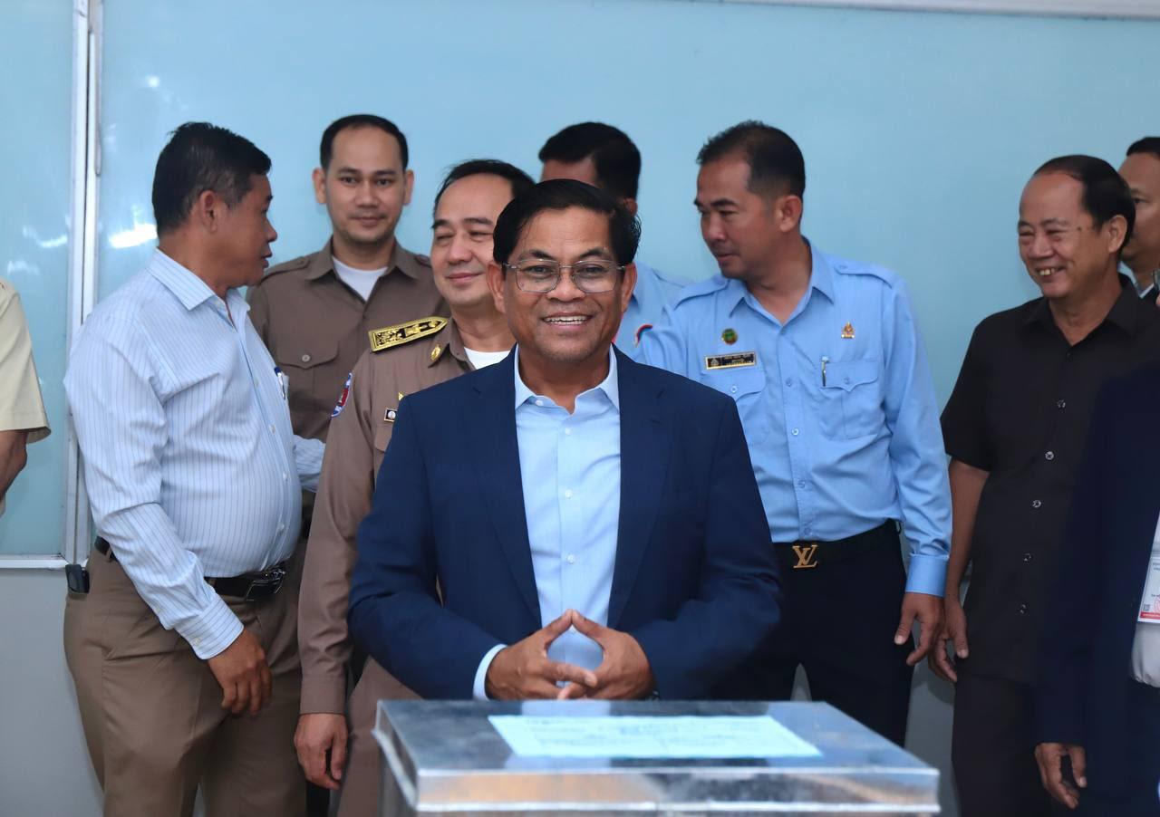 https://cms.krongbanlung.gov.kh/uploads/topics/17577553066703.jpg